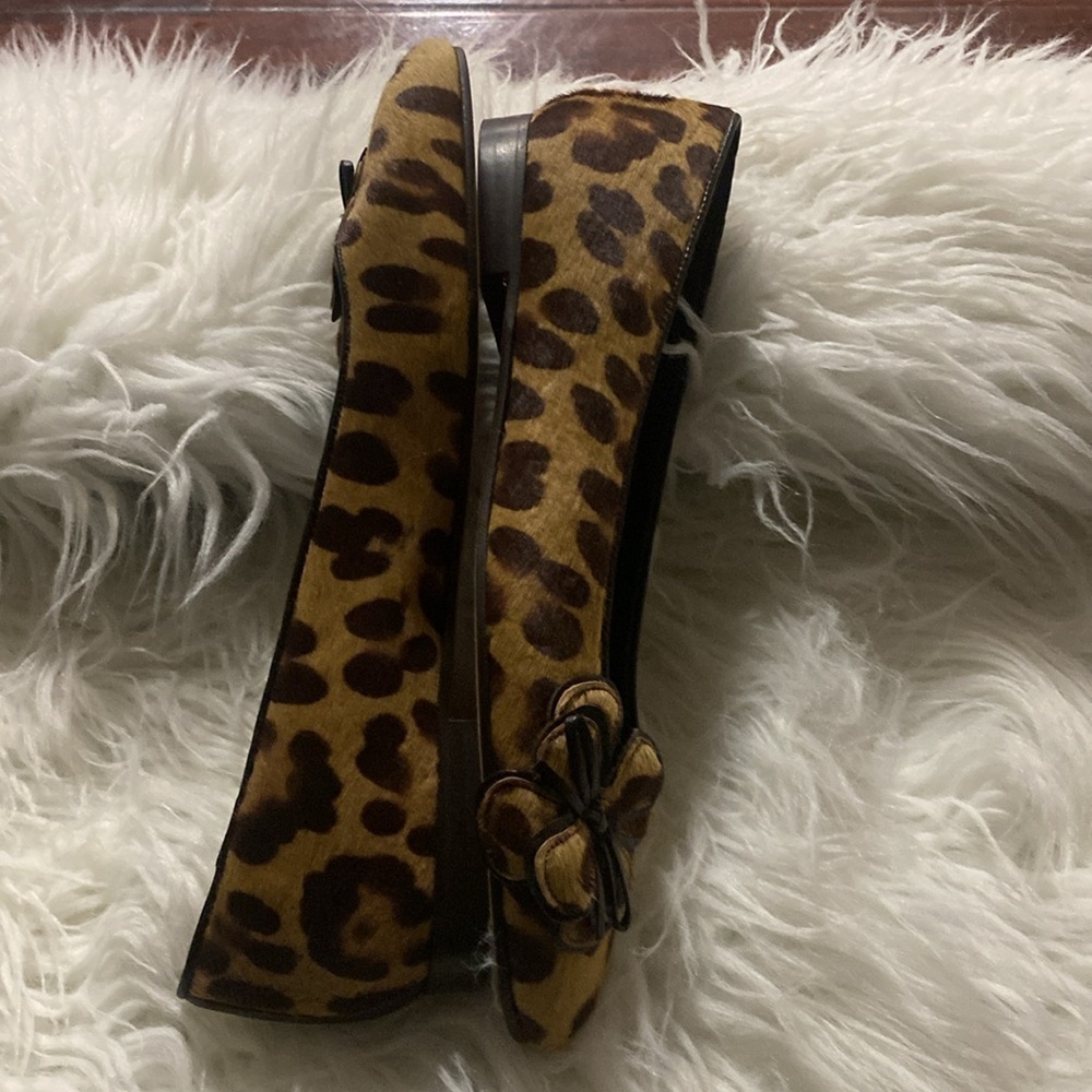 Isaac Mizrahi Italy Animal Calf Hair Flats Size 7B - Picture 5 of 9